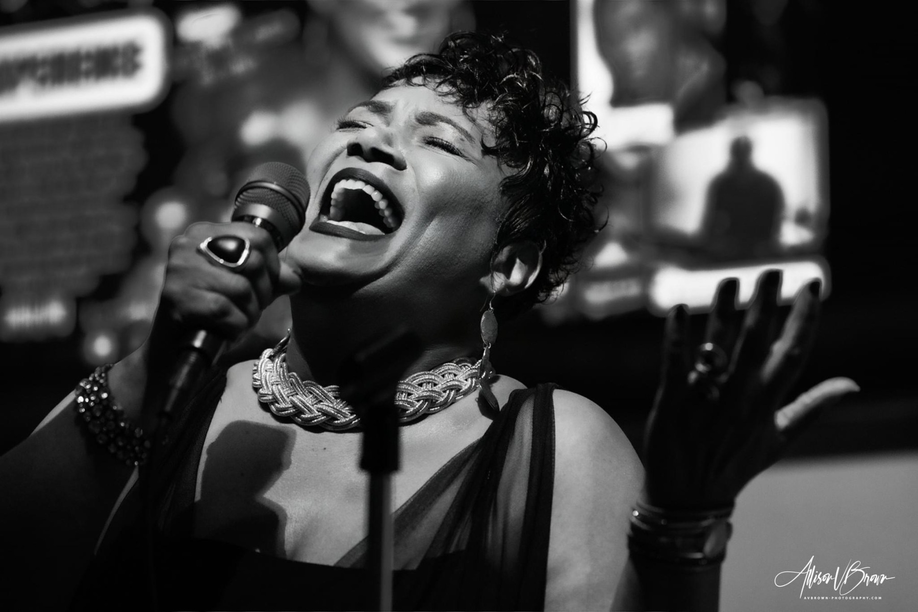Gallery | Lynette Live