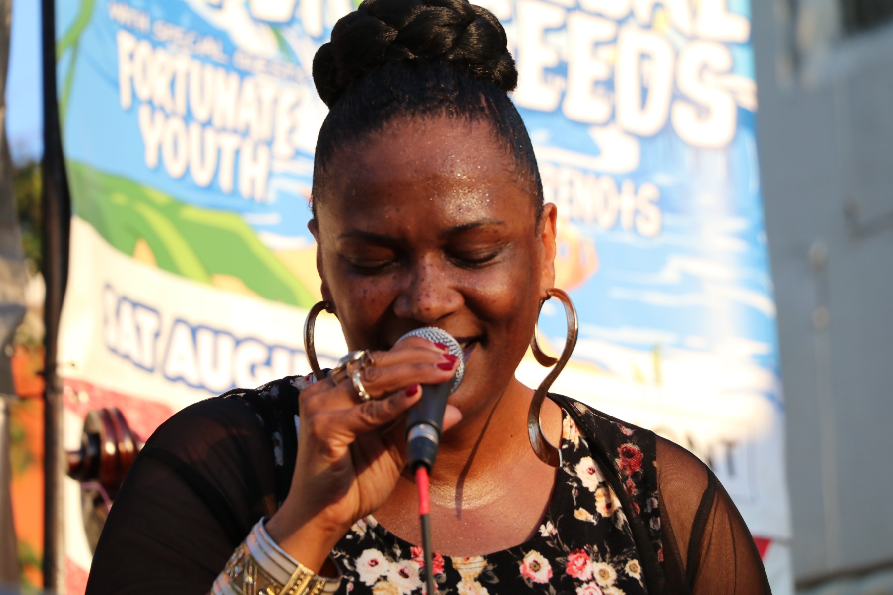 Gallery | Lynette Live