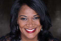 Lynette-Live-Headshot-2020-Lynette-Sheard
